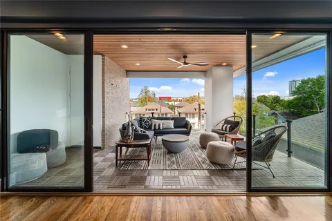 $997,500 | 917 Peden Street, Houston, TX 77006