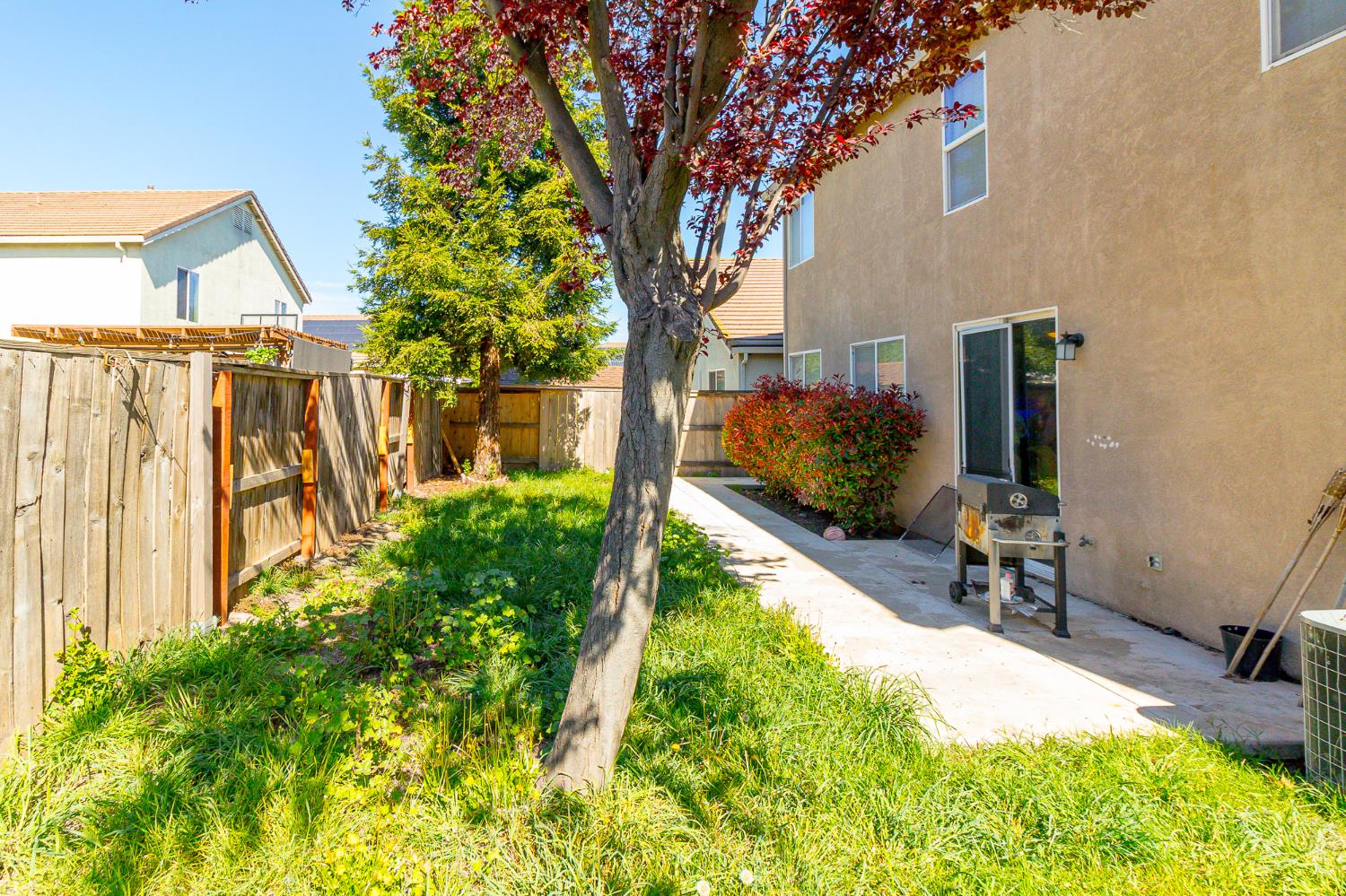 6282 Crestview Circle Stockton, CA 95219 - Photo 22 of 22 a front view of a house with garden
