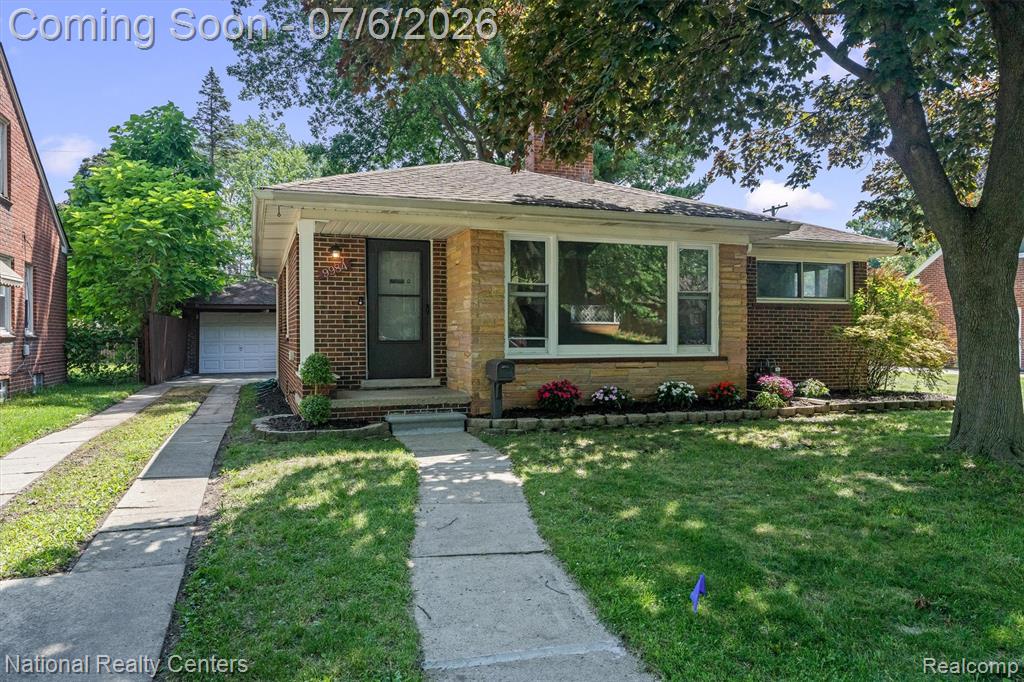 9984 Hemingway Redford, MI 48239 - Photo 1 of 33