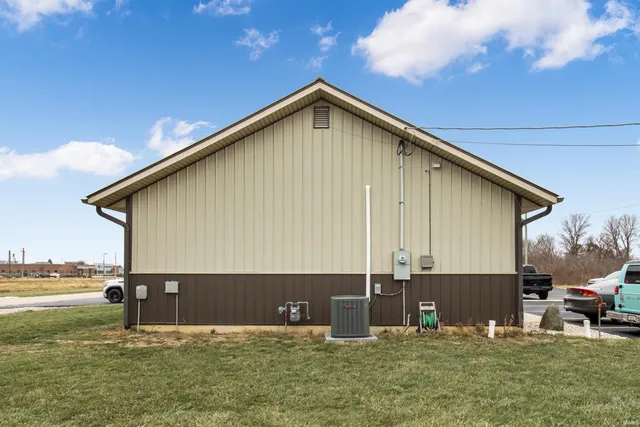 $349,900 | 395 Symmes Center Drive, Winchester, IN 47394