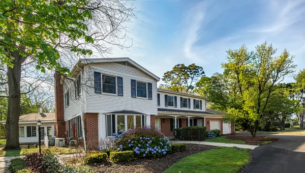$899,900 | 32-w050 Cedar Lane, Wayne, IL 60184