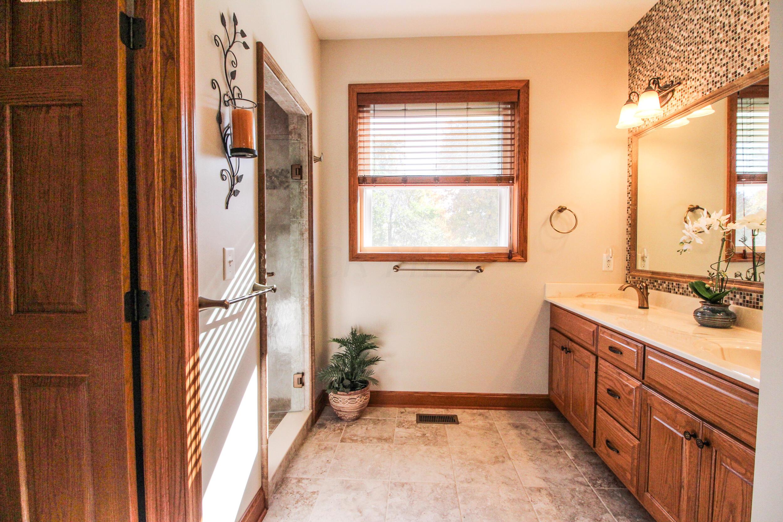 10968 Inland Road Cambridge, OH 43725 - Photo 20 of 50 Inaland 19