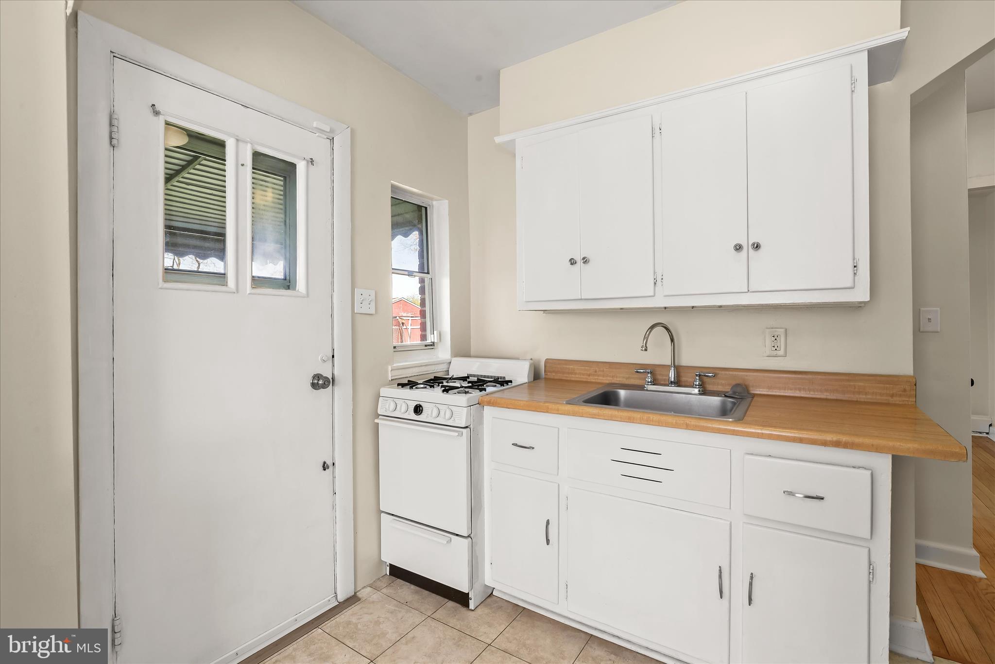 218 Kuethe Road Glen Burnie, MD 21060 - Photo 9 of 32 Kitchen
