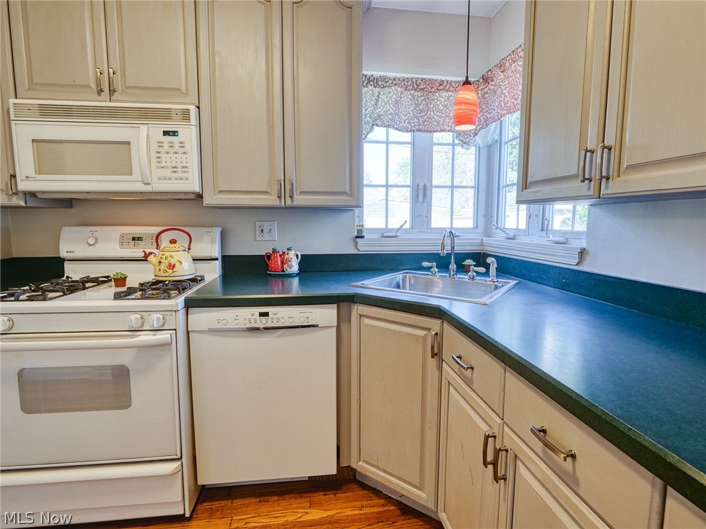 15834 Munn Road Cleveland, OH 44111 - Photo 6 of 21 Gallery Image 6