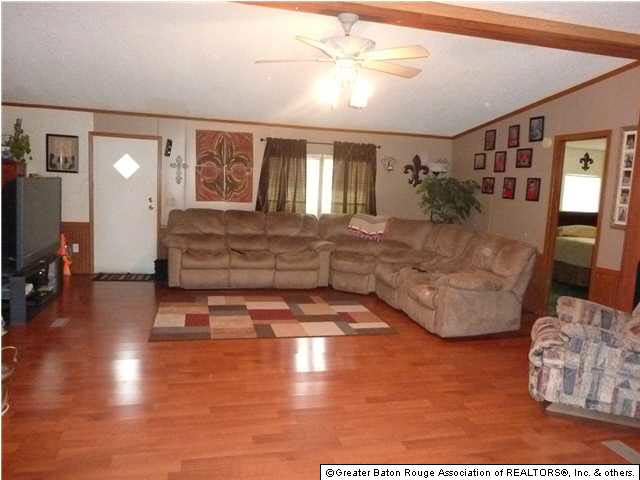 9570 Dyer Road Central, LA 70714 - Photo 5 of 16 Gallery Image 5