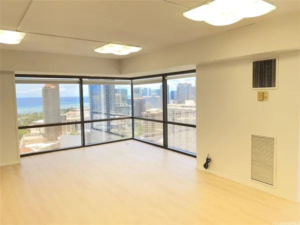 $3,500 | 1750 Kalakaua Avenue, Unit 3401, Honolulu, HI 96826
