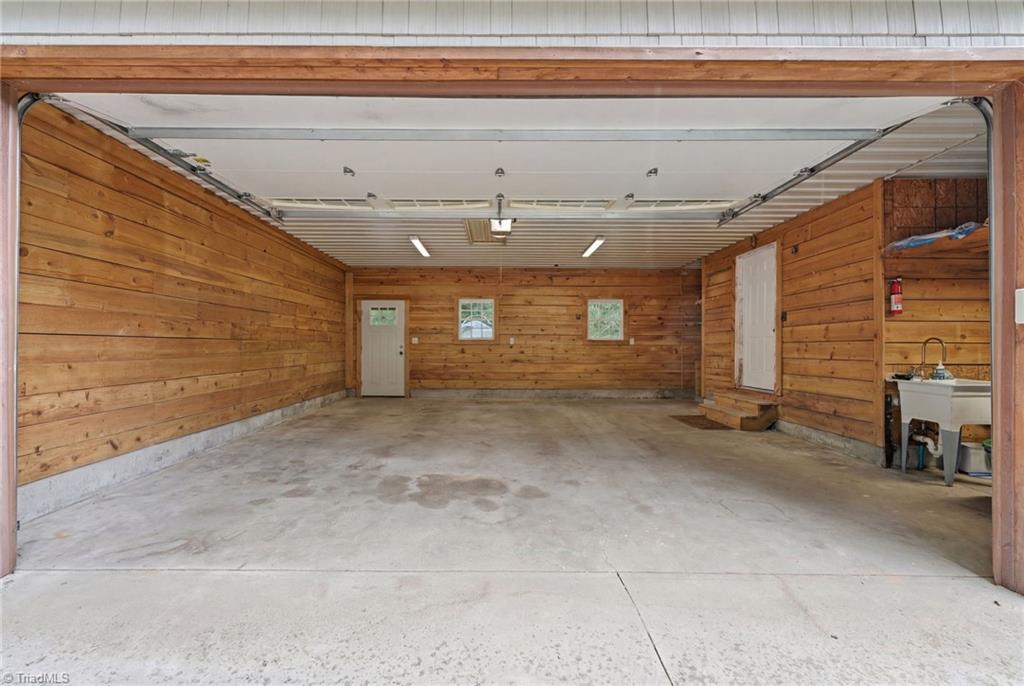 376 Staplewood Road Lexington, NC 27295 - Photo 50 of 50 garage interior