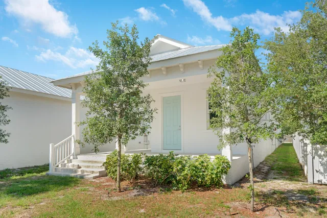 $625,000 | 4982 Southeast Railway Avenue, Stuart, FL 34997