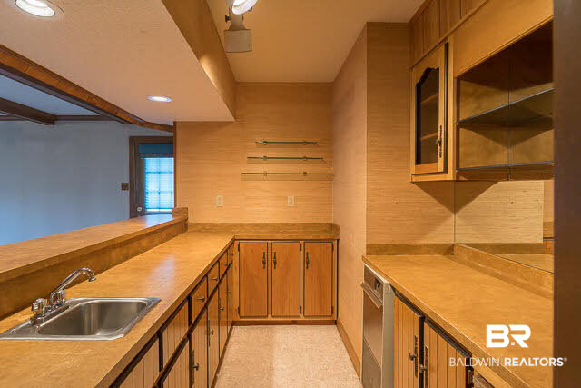 1267 East Spring Valley Drive Mobile, AL 36693 - Photo 13 of 28 Rec Room Full Bar