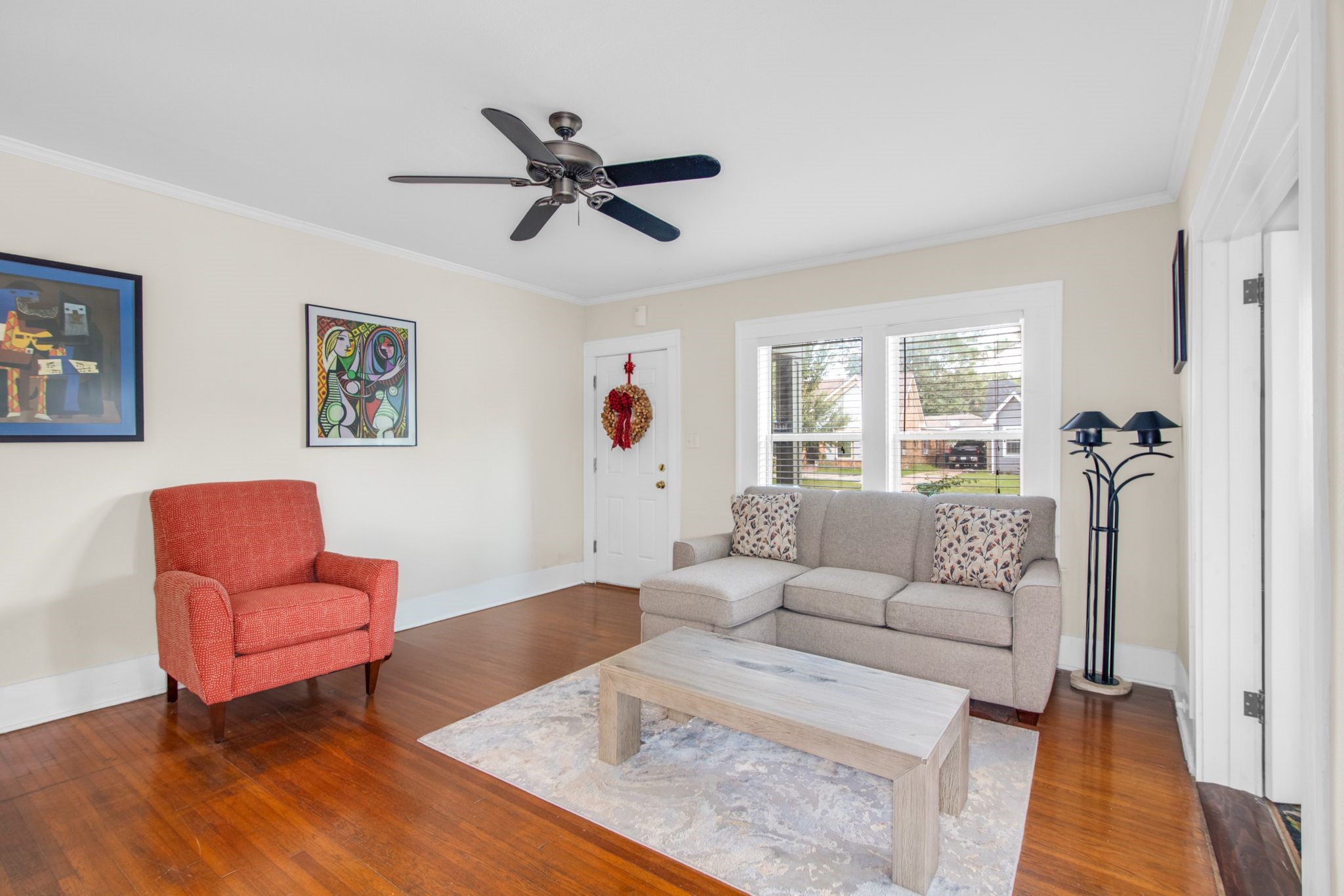 1432 Godwin Street Houston, TX 77023 - Photo 20 of 40 a living room with furniture and a window