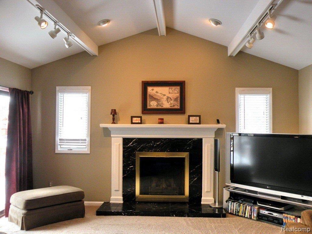 725 Snowmass Drive Rochester, MI 48309 - Photo 11 of 23 Family Room