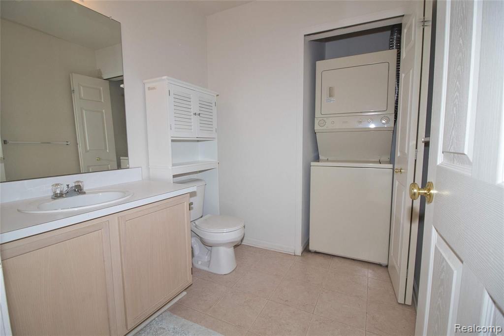 4320 Maple Street Dearborn, MI 48126 - Photo 13 of 33
