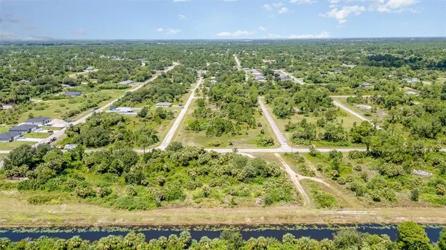 $74,900 | 565 Naples Avenue South, Lehigh Acres, FL 33974