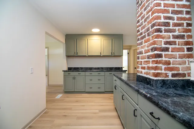 $199,900 | 1470 South 5th Avenue, Kankakee, IL 60901