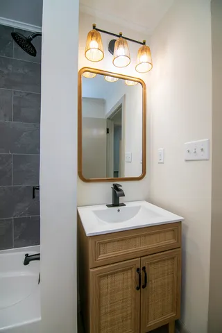 $199,900 | 1470 South 5th Avenue, Kankakee, IL 60901