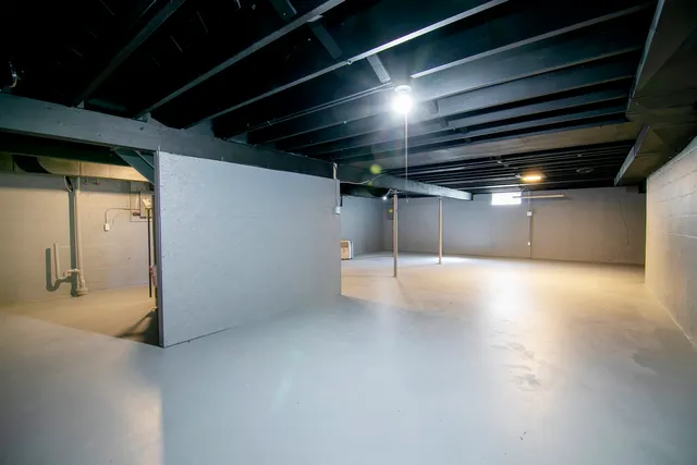 $199,900 | 1470 South 5th Avenue, Kankakee, IL 60901