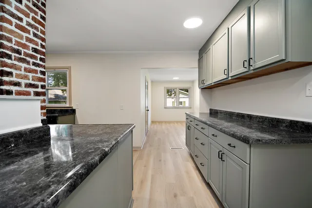 $199,900 | 1470 South 5th Avenue, Kankakee, IL 60901