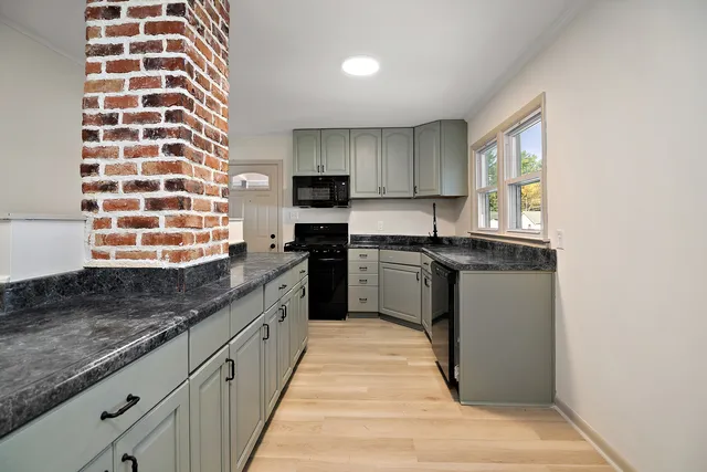 $199,900 | 1470 South 5th Avenue, Kankakee, IL 60901