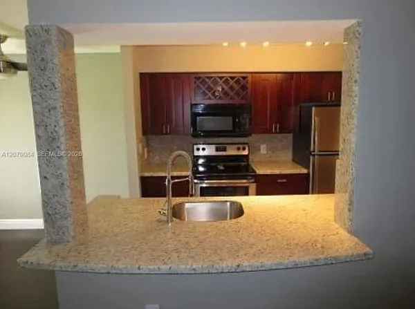 $1,895 | 2405 Northwest 33rd Street, Unit 1211, Oakland Park, FL 33309