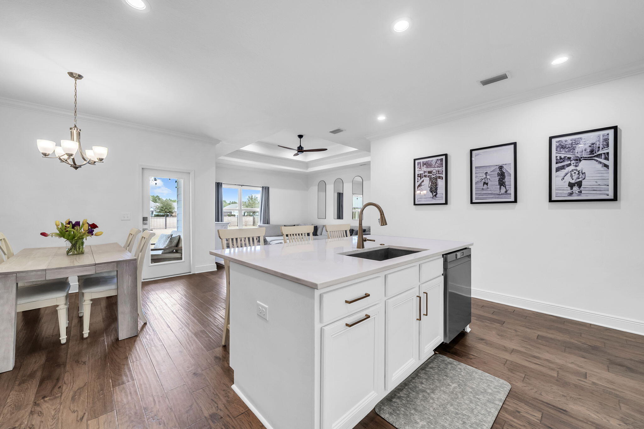 106 Mary Ellen Way Freeport, FL 32439 - Photo 12 of 79 Light and Bright