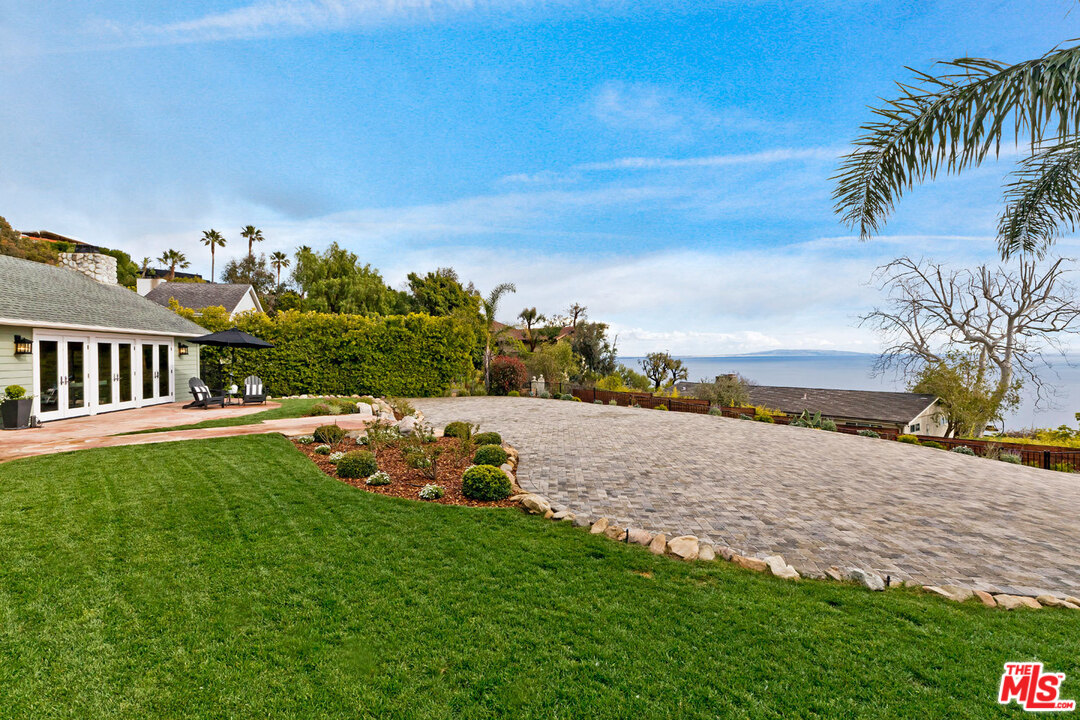 20779 Big Rock Drive Malibu, CA 90265 - Photo 5 of 37 a view of a porch and garden