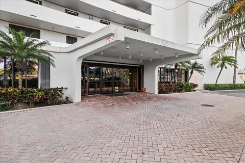 a view of a lake from a yard