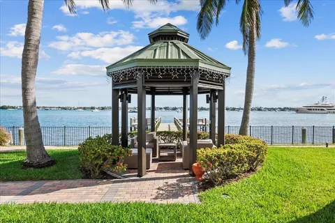 a view of a tennis court