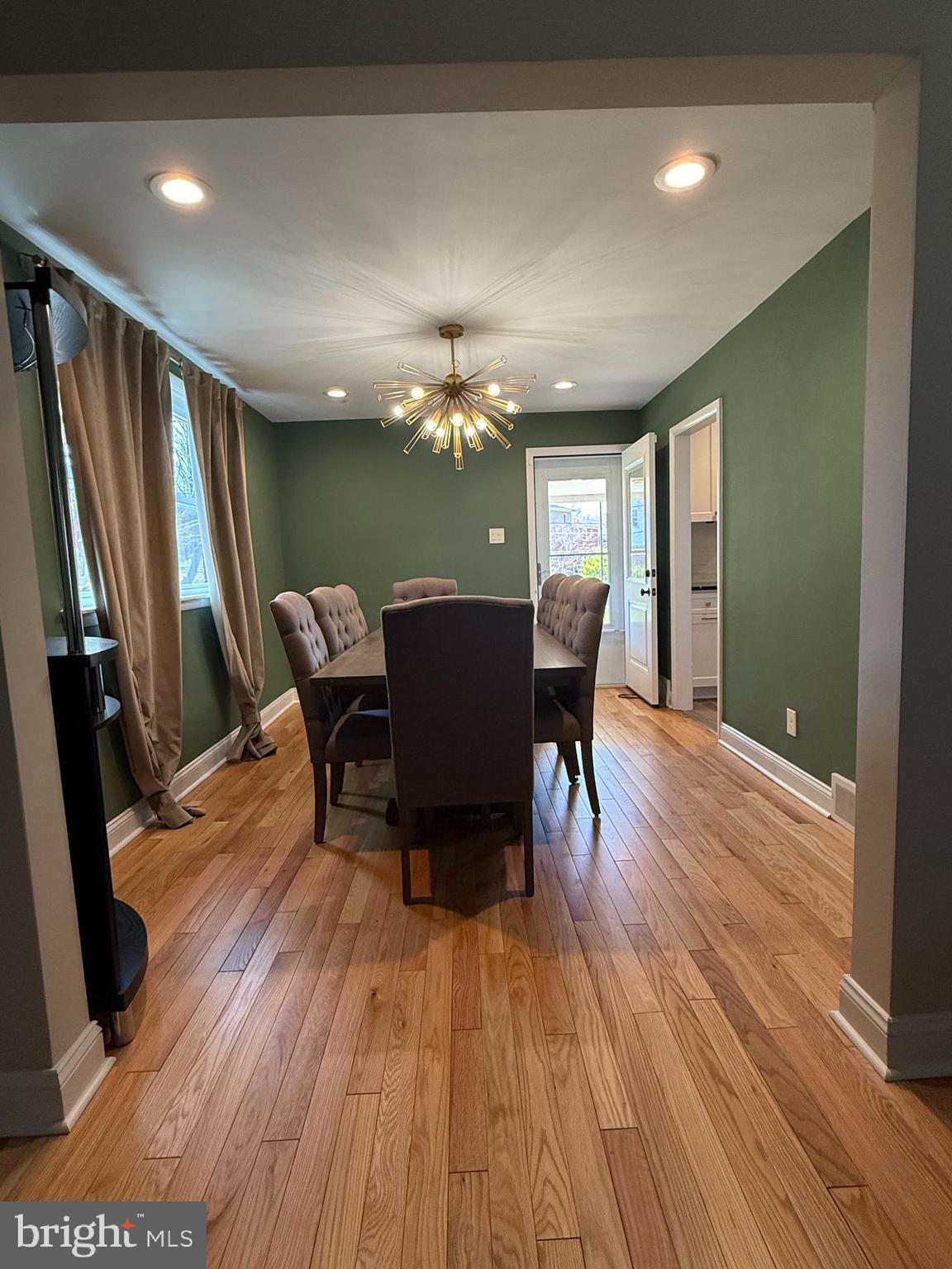 331 Candlewood Road Broomall, PA 19008 - Photo 3 of 28