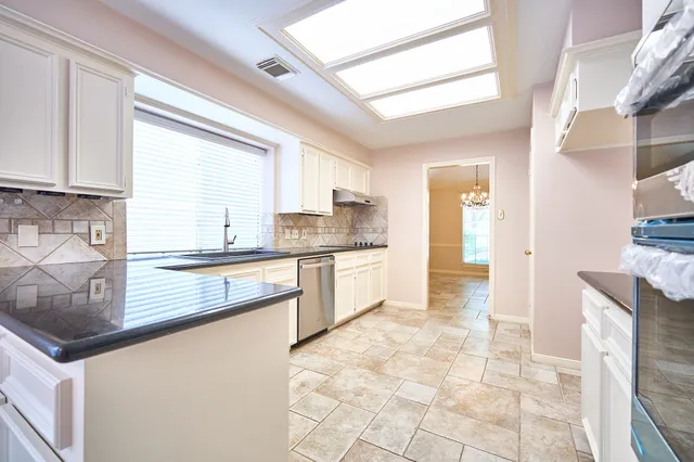 $2,350 | 5022 Moss Run Drive, Missouri City, TX 77459