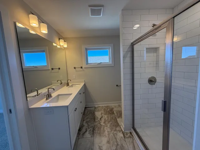 $669,900 | 11764 35th Street North, Lake Elmo, MN 55042