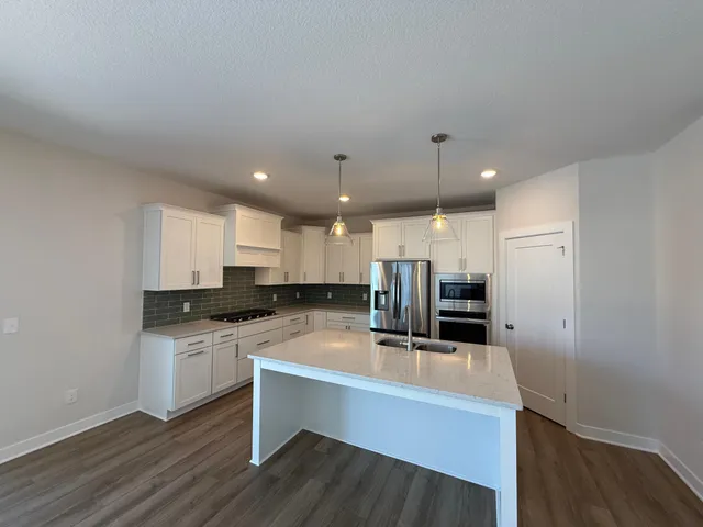 $669,900 | 11764 35th Street North, Lake Elmo, MN 55042