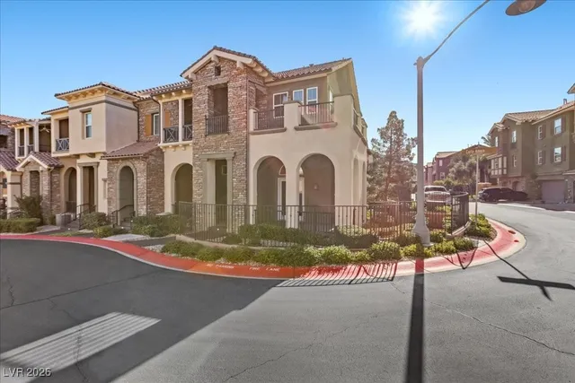 $2,500 | 2 Corte Belleza, Henderson, NV 89011