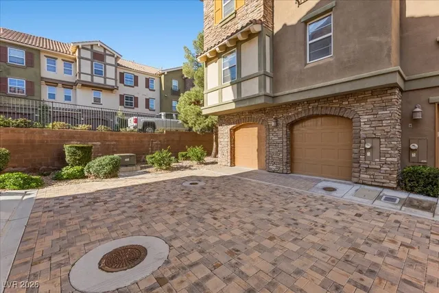 $2,500 | 2 Corte Belleza, Henderson, NV 89011