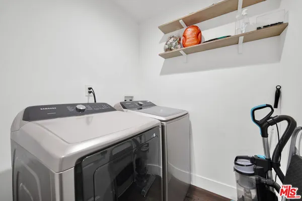 $949,000 | 1607 West 85th Street, Los Angeles, CA 90047