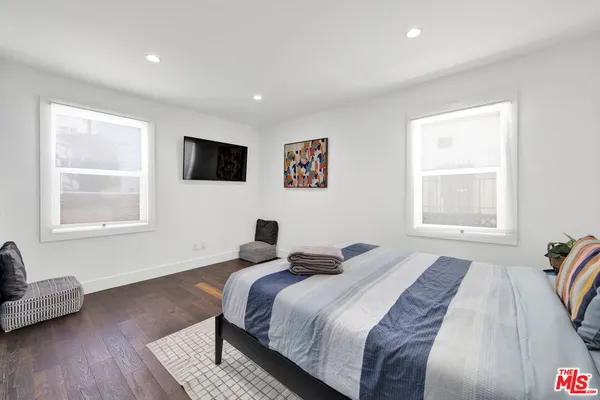 $949,000 | 1607 West 85th Street, Los Angeles, CA 90047