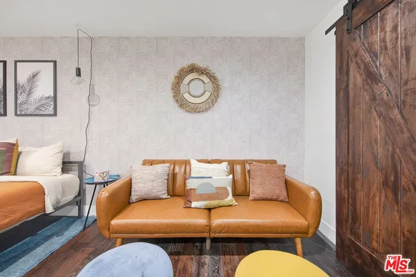 $949,000 | 1607 West 85th Street, Los Angeles, CA 90047