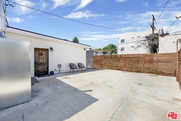 $949,000 | 1607 West 85th Street, Los Angeles, CA 90047