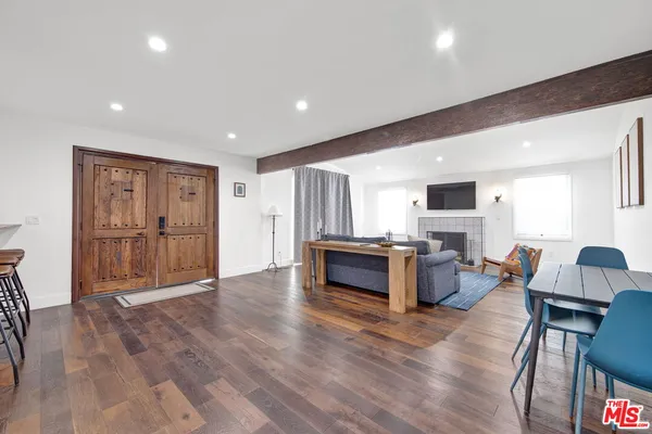 $949,000 | 1607 West 85th Street, Los Angeles, CA 90047
