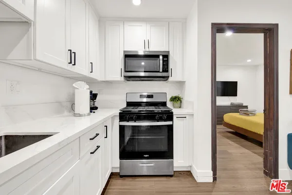 $949,000 | 1607 West 85th Street, Los Angeles, CA 90047
