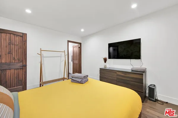 $949,000 | 1607 West 85th Street, Los Angeles, CA 90047
