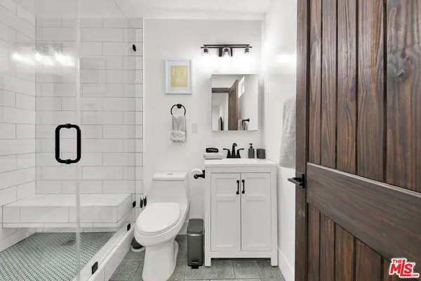 $949,000 | 1607 West 85th Street, Los Angeles, CA 90047