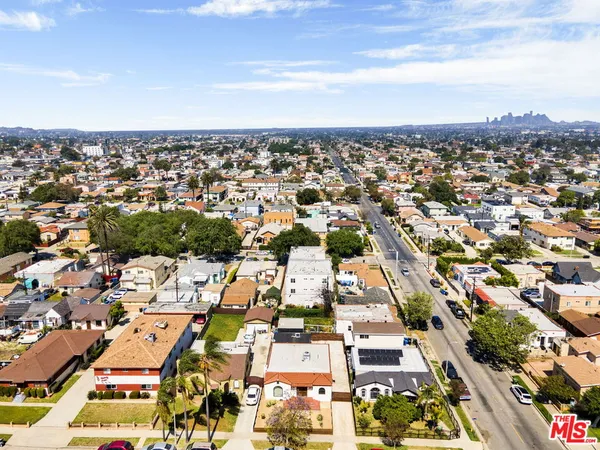 $949,000 | 1607 West 85th Street, Los Angeles, CA 90047