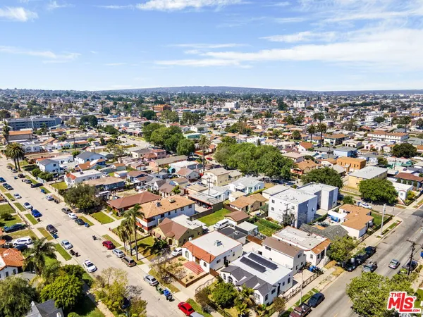 $949,000 | 1607 West 85th Street, Los Angeles, CA 90047
