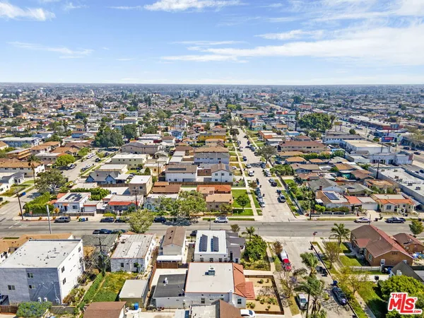 $949,000 | 1607 West 85th Street, Los Angeles, CA 90047