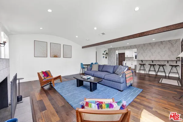 $949,000 | 1607 West 85th Street, Los Angeles, CA 90047