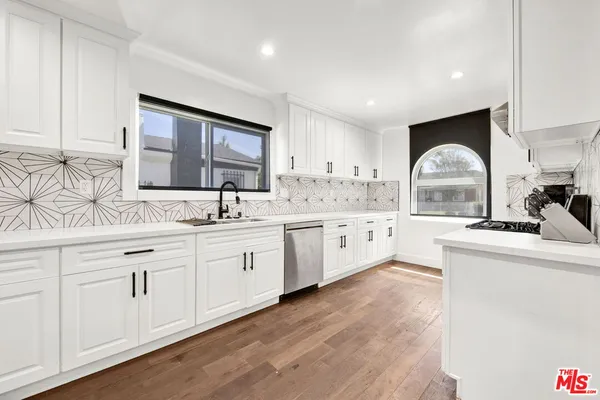$949,000 | 1607 West 85th Street, Los Angeles, CA 90047