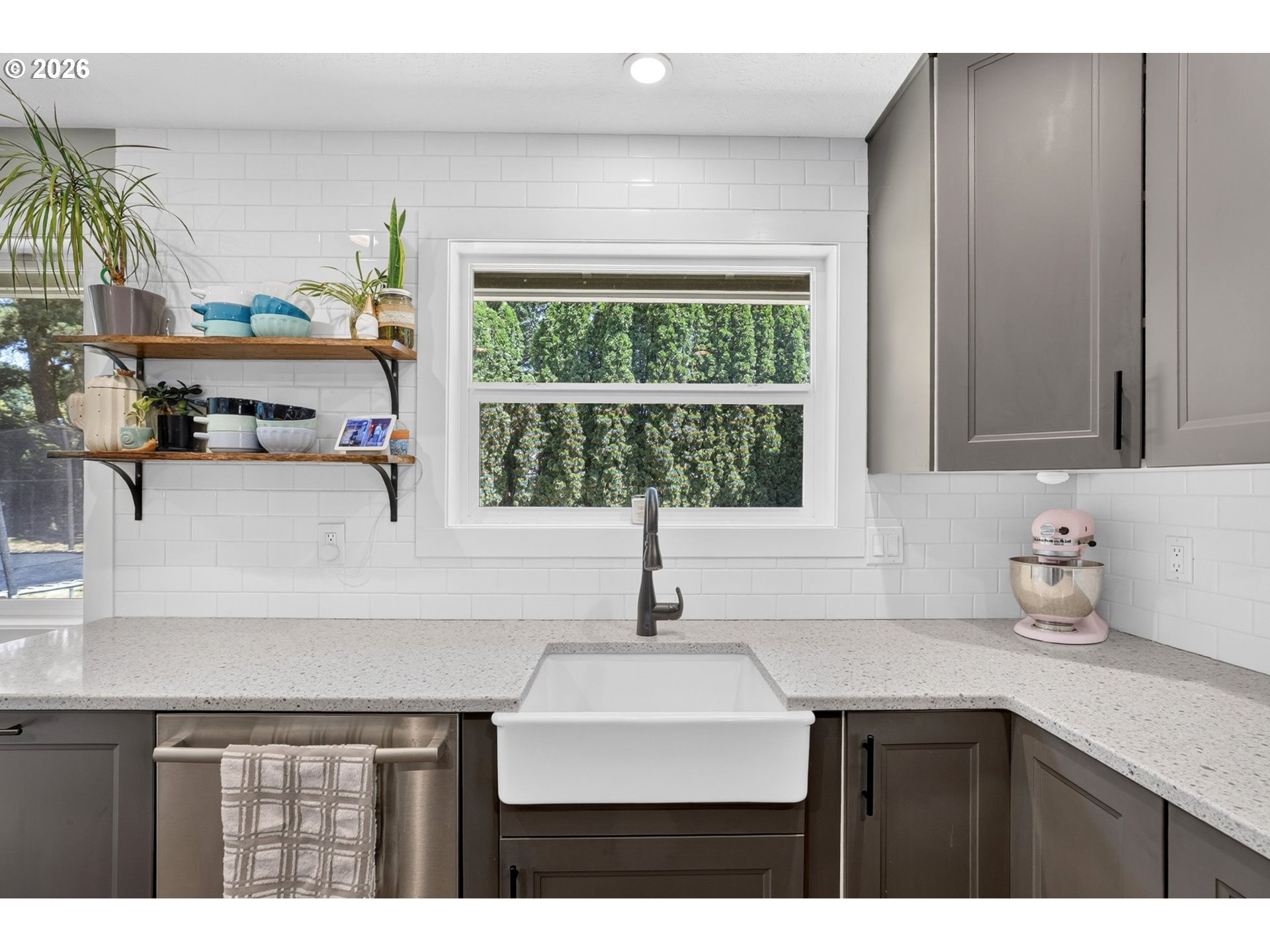 985 Northwest 3rd Street Gresham, OR 97030 - Photo 6 of 32 Kitchen