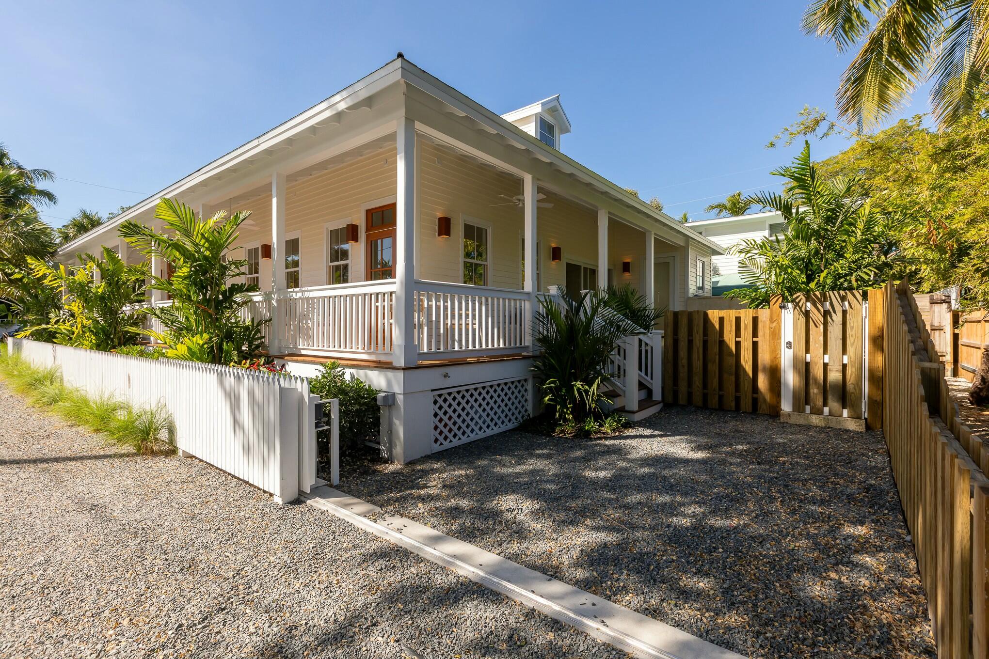 1311 Grinnell Street Key West, FL 33040 - Photo 8 of 63 tempImageLAwtLZ