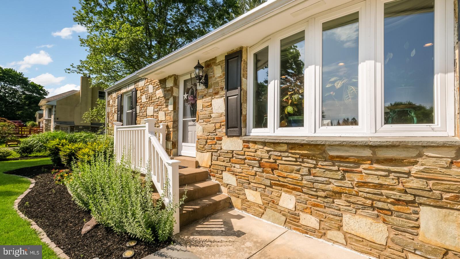 769 Bluebell Road Warminster, PA 18974 - Photo 5 of 46 Gallery Image 5