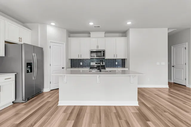 $2,600 | 247 Lucca Drive, Summerville, SC 29486